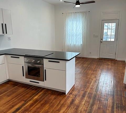 3rd image of 456 N Tuttle Ct