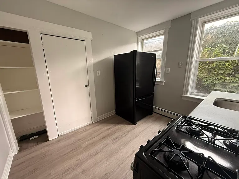 40 Coit St #1 — Photo 3