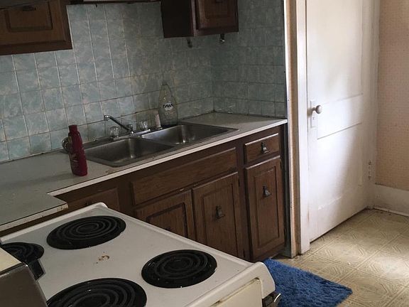 3rd image of 1006 Christy Blvd