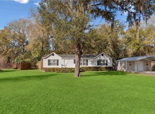 24 Shady Bluff Ln, Waynesville, GA 31566