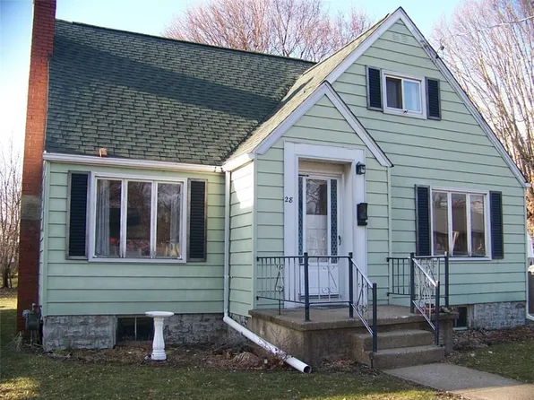 28 Elk Creek Ave, Girard, PA 16417