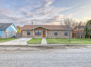 143 Vanham St, Uvalde, TX 78801