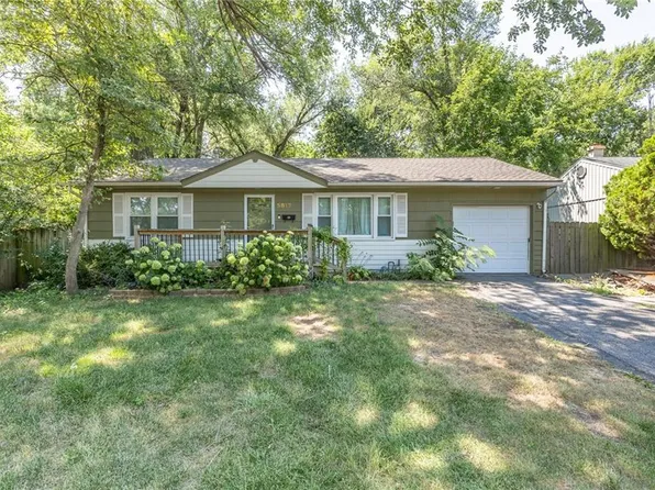 5812 Sterling Ave, Raytown, MO 64133