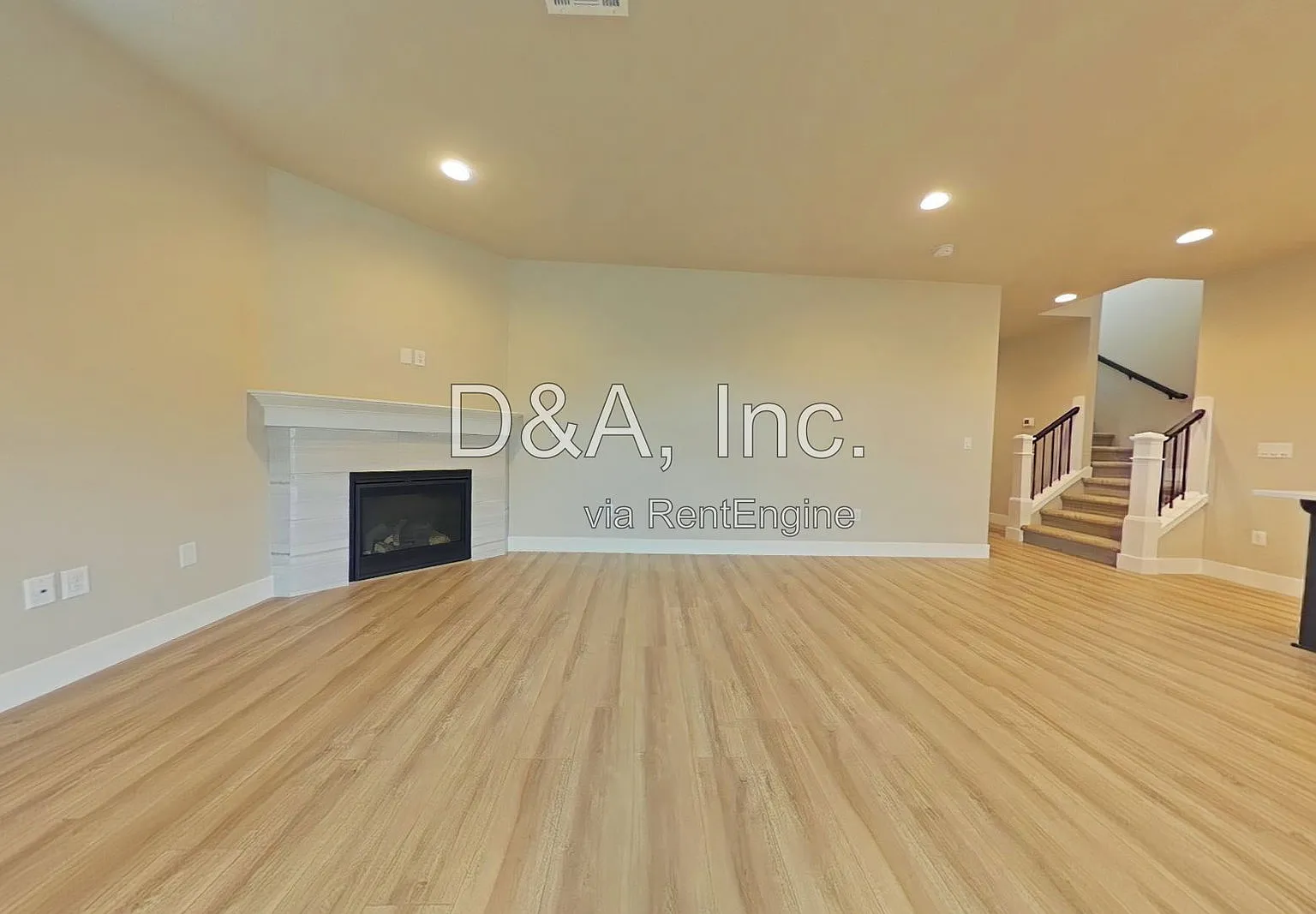 3 bed, 2.5 bath, 2026 sqft, $3,295 — Photo 3