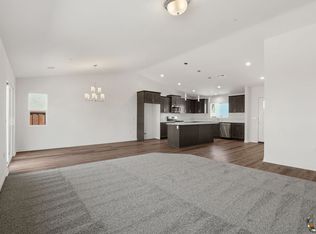 2394 Dale Ct, Imperial, CA 92251