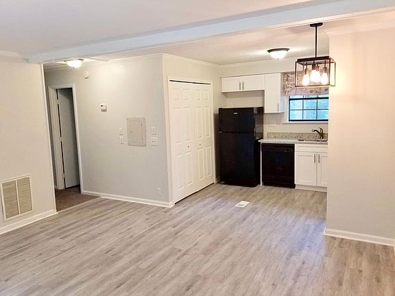 2nd image of 887 Westland Dr #895