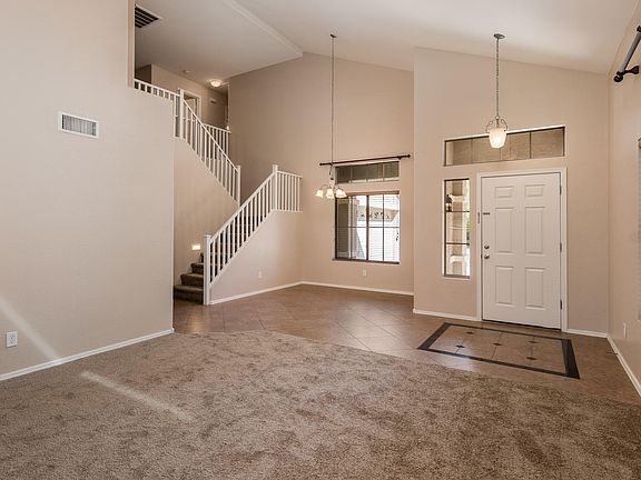 4th image of 2633 W Sunset Way