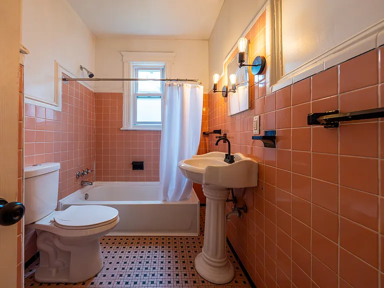 532 Horton Ave — Photo 4