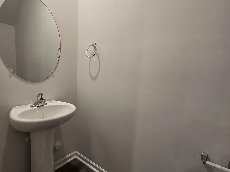1677 Hallview Ct — Photo 3