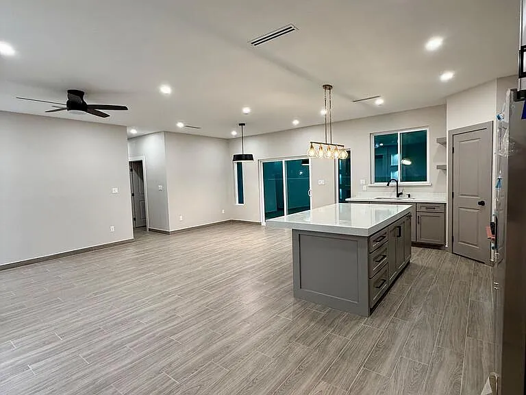 317 Avenida Del Sol #A — Photo 5