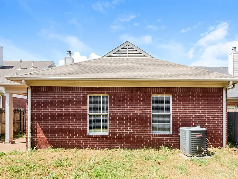 8701 Eagle View Dr — Photo 15