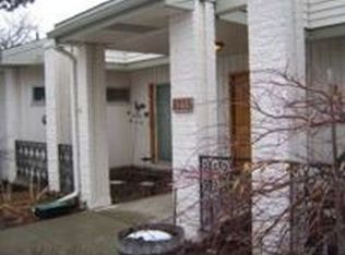 8235 S Willow Creek Dr, Sandy, UT 84093