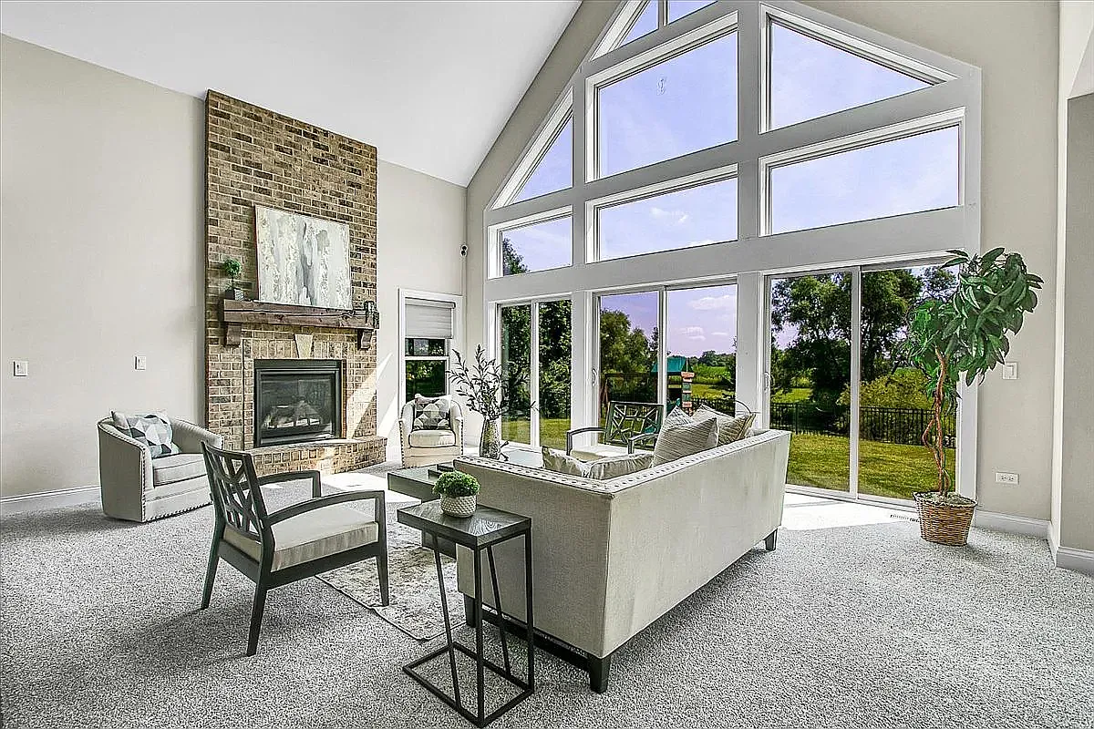 5 bed, 3385 sqft, $5,750 — Photo 4