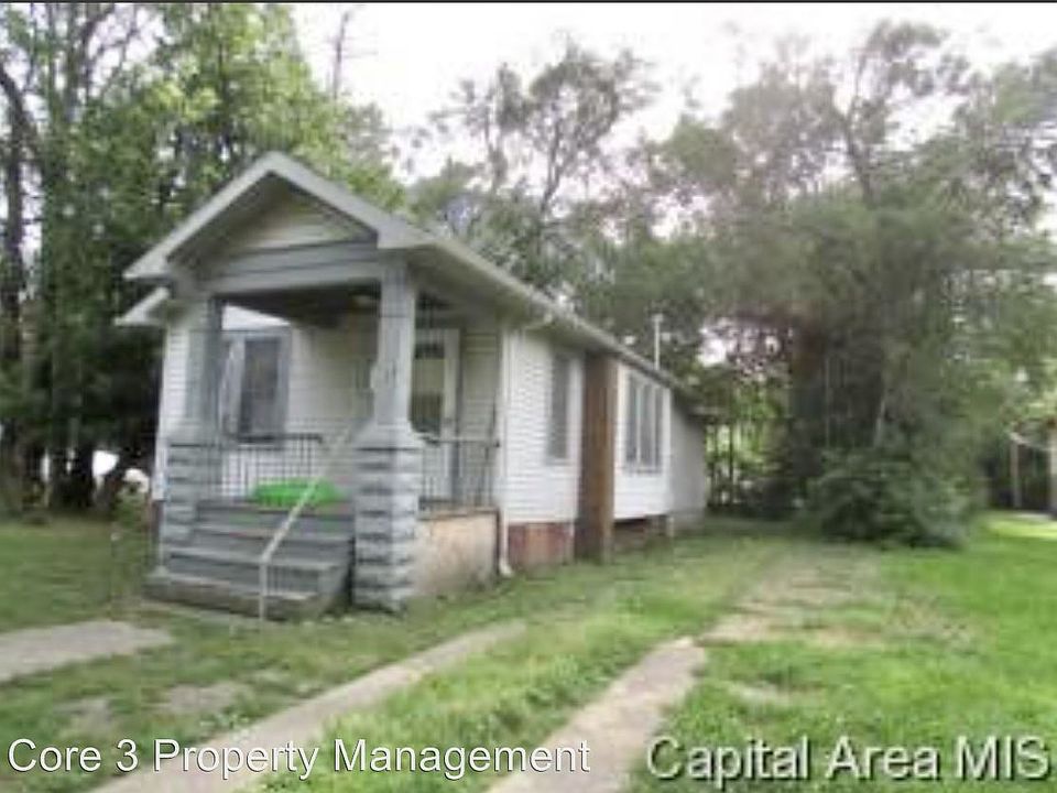 2nd image of 1025 S Spring St