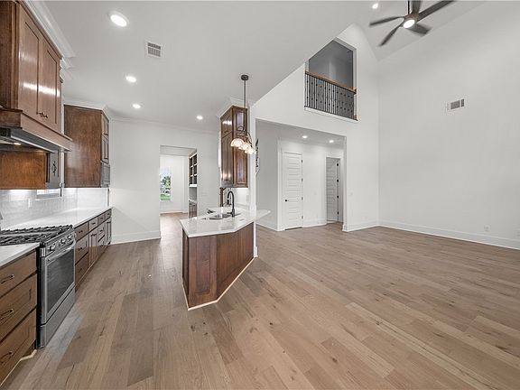 3rd image of 1831 Bluestem Dr