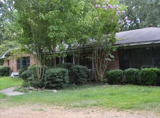 319 Riverwood Rd, West Point, MS 39773