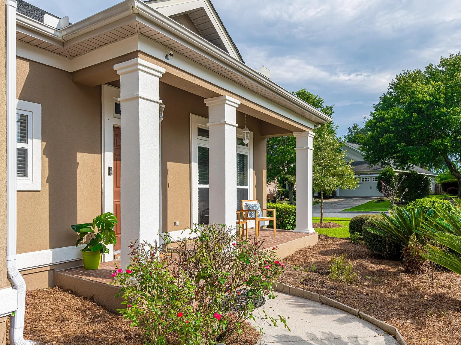4 bed, 2.5 bath, 2383 sqft, $3,250 — Photo 2