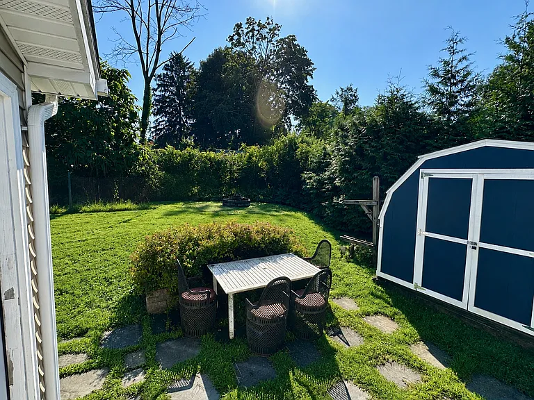 10 Curtis Ave — Photo 25