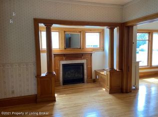 109 6th Ave W, Dickinson, ND 58601