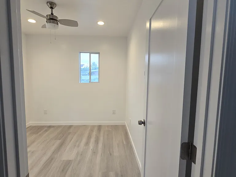 2706 Thornton Ave #B — Photo 6
