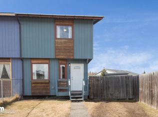 7656 Snow View Dr, Anchorage, AK 99507