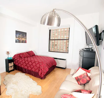 Rented by New York Residence | media 32