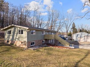S2437 Meadowview Rd, Reedsburg, WI 53959