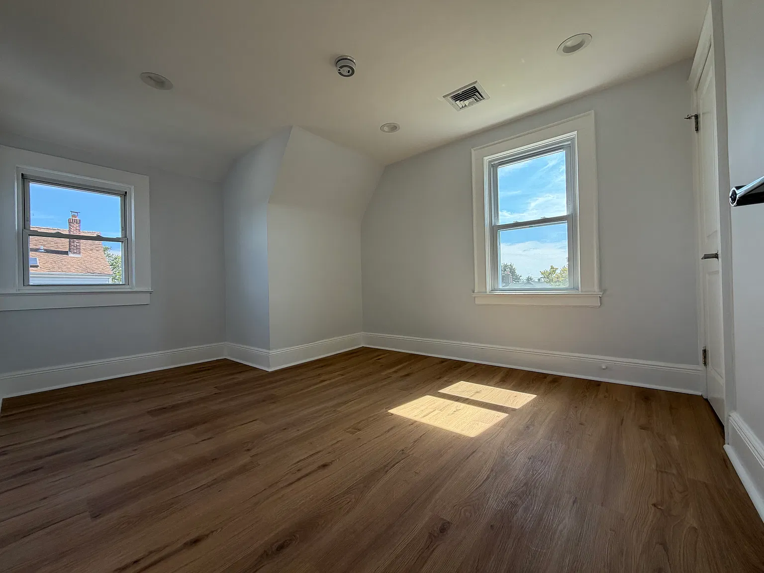 4 bed, $4,250 — Photo 3