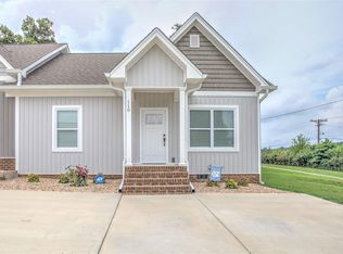 110 Hill St NW, Charleston, TN 37310