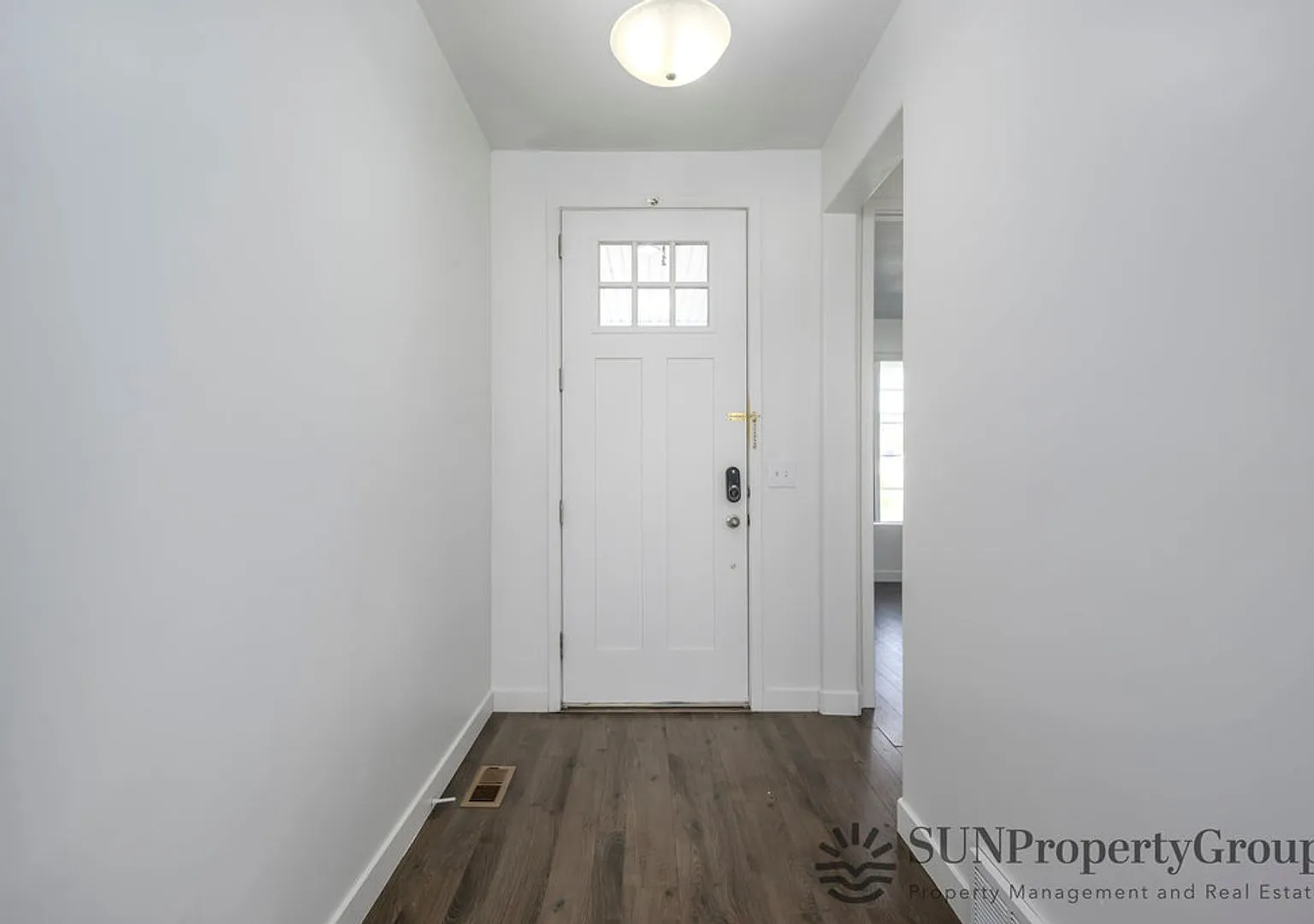 Beautiful Updated Home In Great South Jordan Location — Photo 2