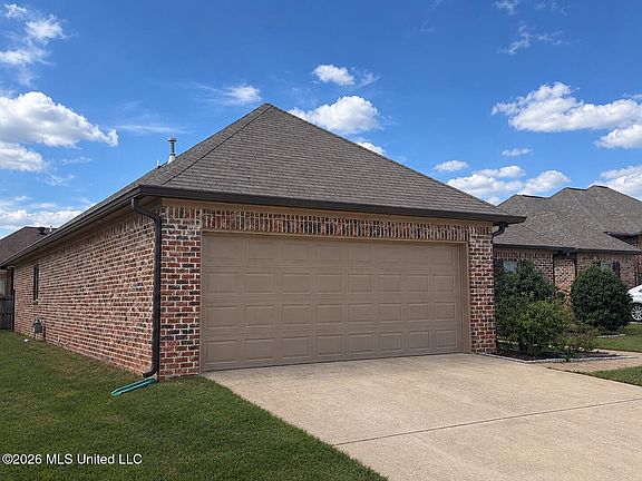 2nd image of 303 Ridge Pointe Dr