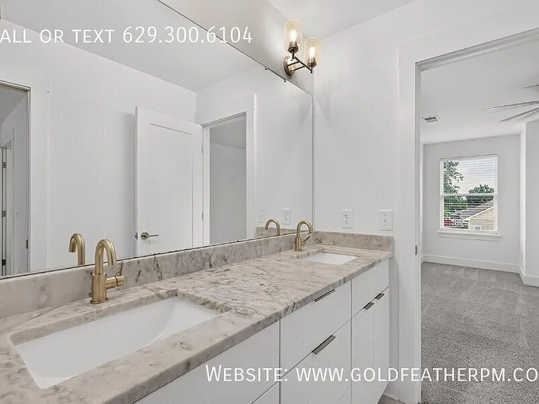 253A Riverside Dr — Photo 29