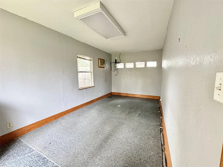 13935 Saint Marys Ln — Photo 20