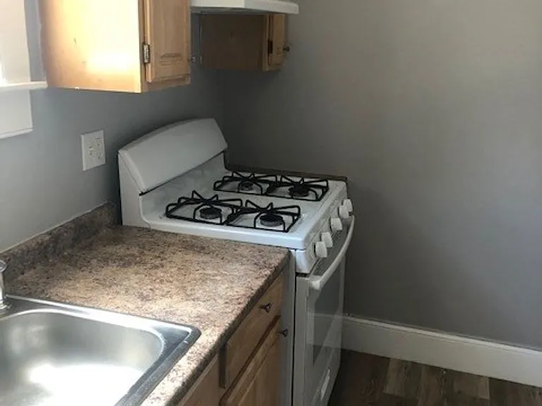 290 Highland St — Photo 3