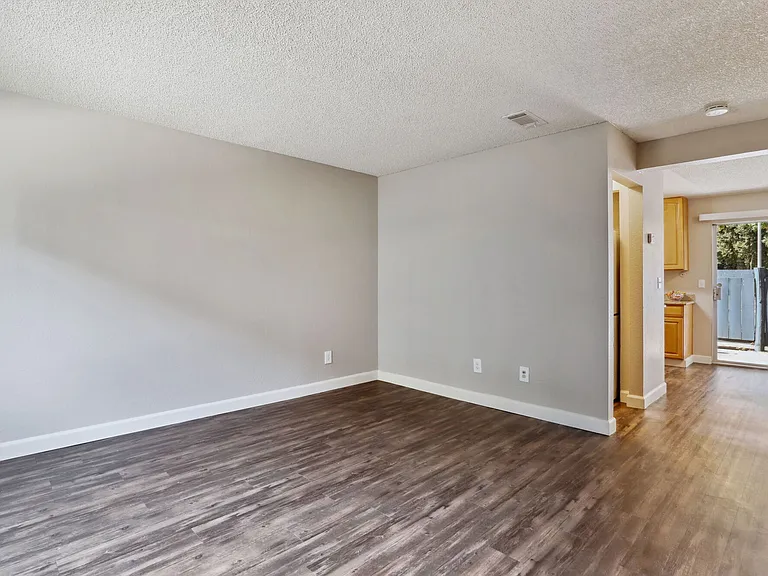 Westwood Apartments — Photo 11