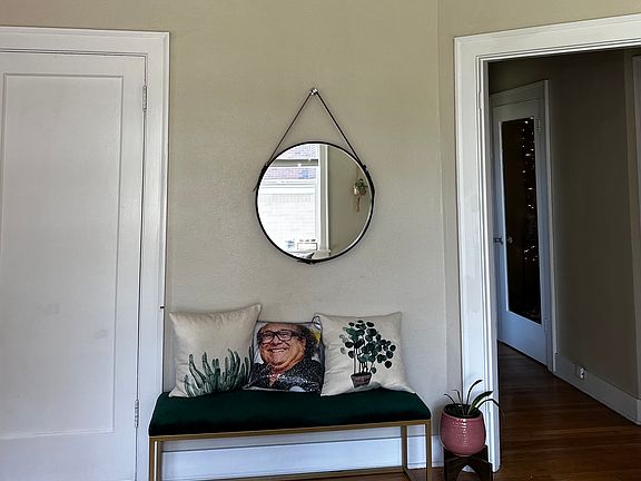 4th image of 901 NE 43rd St APT 205