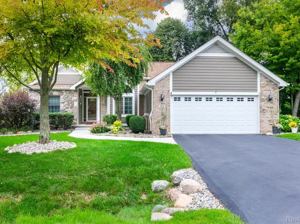 178 Lakeshore Vis, Howell, MI 48843