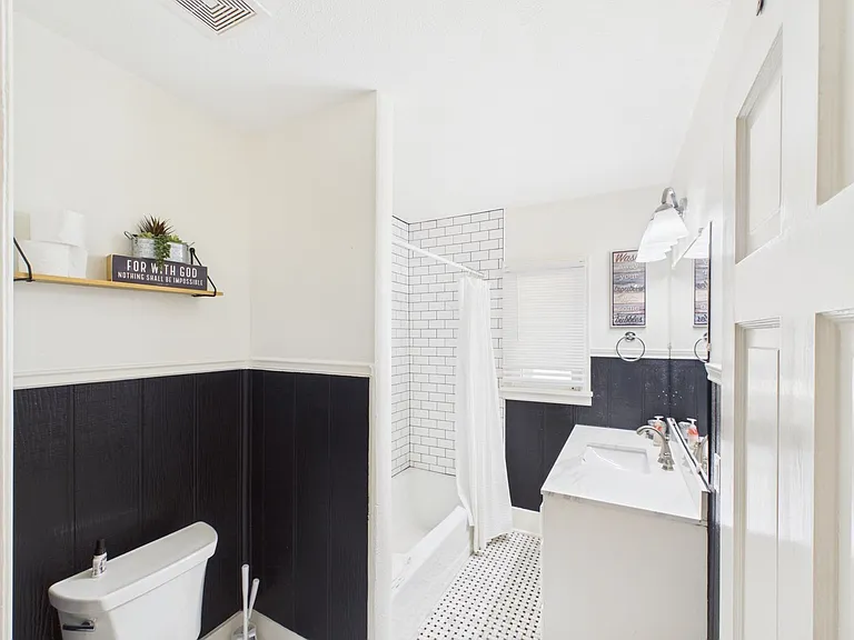 510 S Olive St — Photo 19