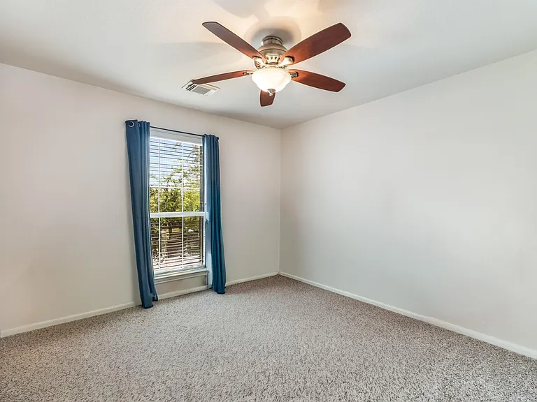 1107 Hollybrook Cv — Photo 27