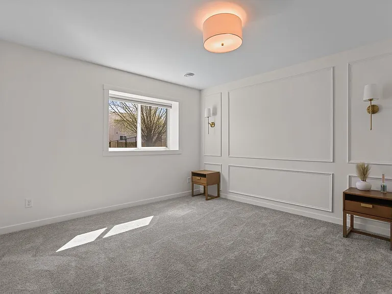 624 Emerson Ave N — Photo 11