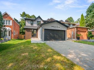 61 Crawford Rose Dr, Aurora, ON L4G 4R5