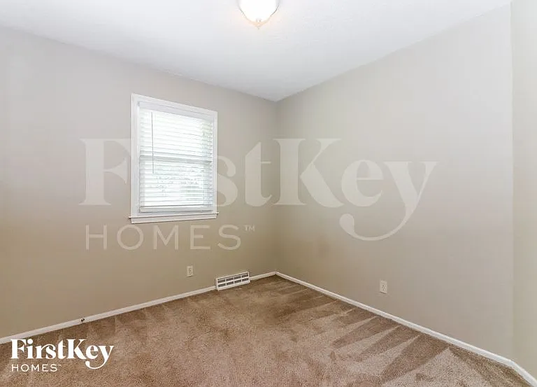 518 S Adams St — Photo 12