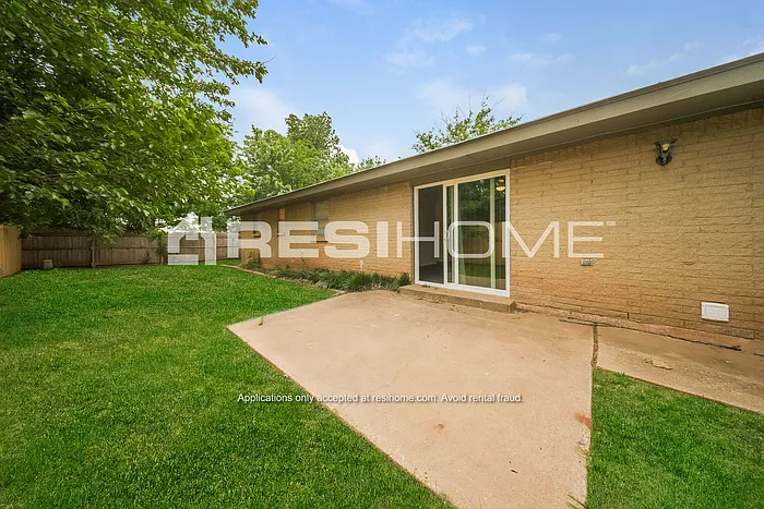 1832 N Gale Ave — Photo 13