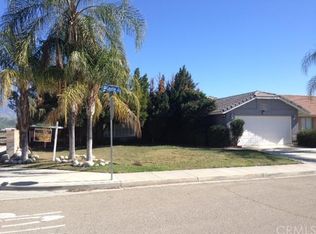 217 Castle Ct, San Jacinto, CA 92583