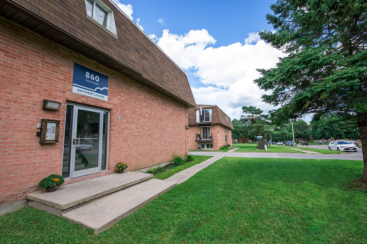 Building Photo - 850 Kyle Ct