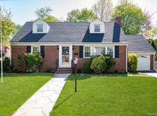 219 New Hyde Park Rd, Garden City, NY 11530