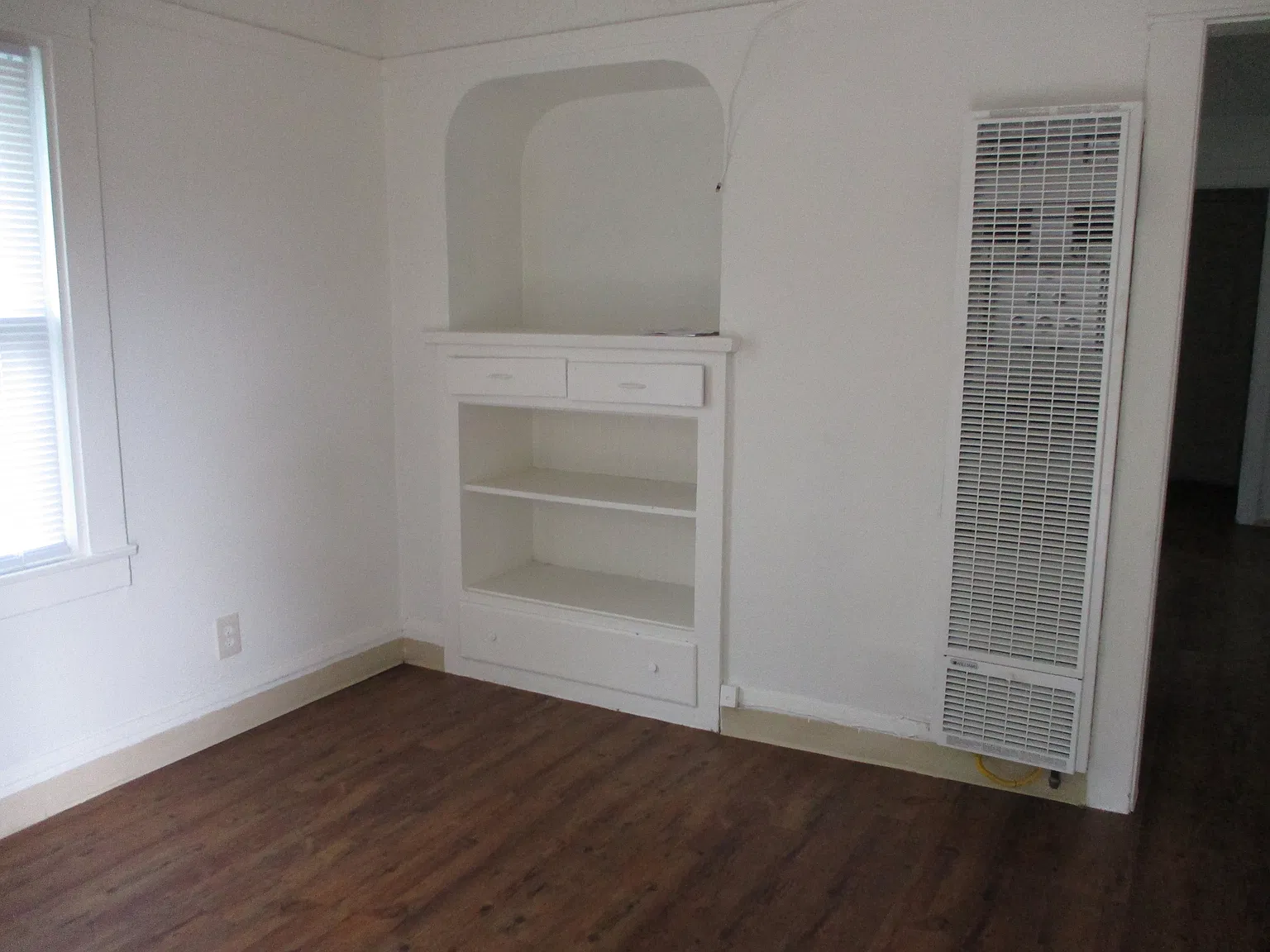 2 bed, 800 sqft, $1,300 — Photo 2