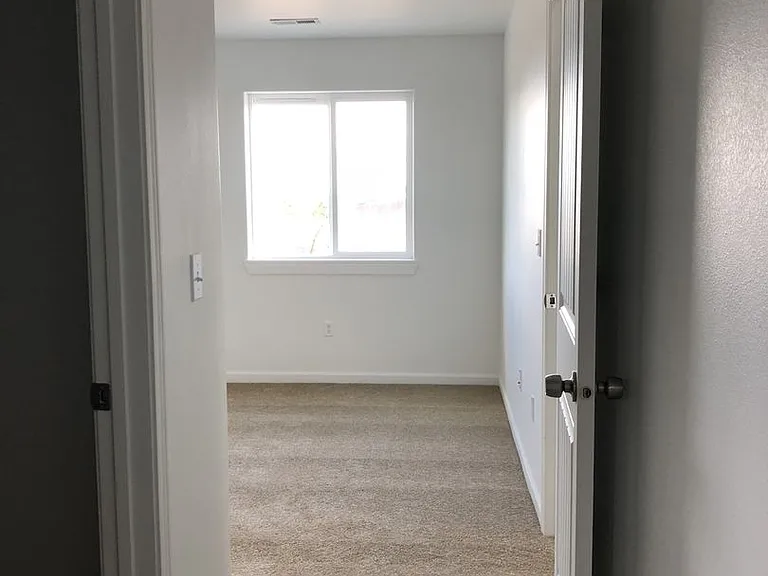 711 Ne 3rd Ave — Photo 17