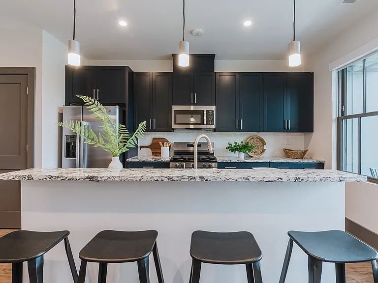 25 Minetta Ln #201 — Photo 8