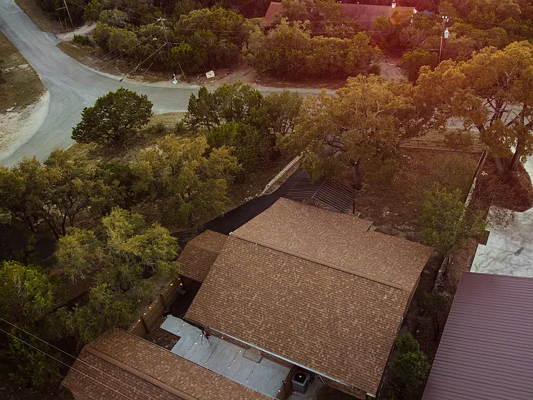 624 Hillcrest Frst — Photo 3
